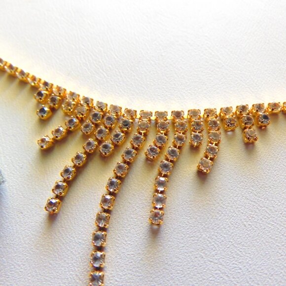 VINTAGE MONET - GOLDTONE NECKLACE and EARRINGS in DRIPPING RHINESTONES! - Picture 6 of 6